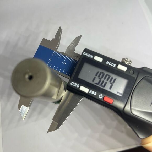 Regal Beloit HSS 2 Flute Bull Nose End Mill T301G13-46 .050 RAD 2FL - Picture 6 of 6